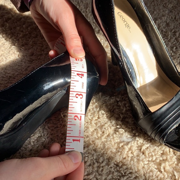 Shoes - Picture 4 of 4